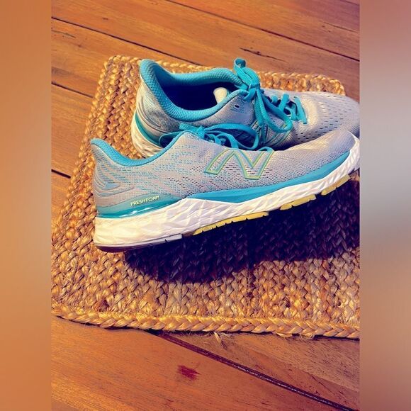 New Balance Women's Blue Running Shoes; Size 10; GREAT CONDITION - Picture 9 of 14